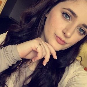 Meet your Posher, Faith